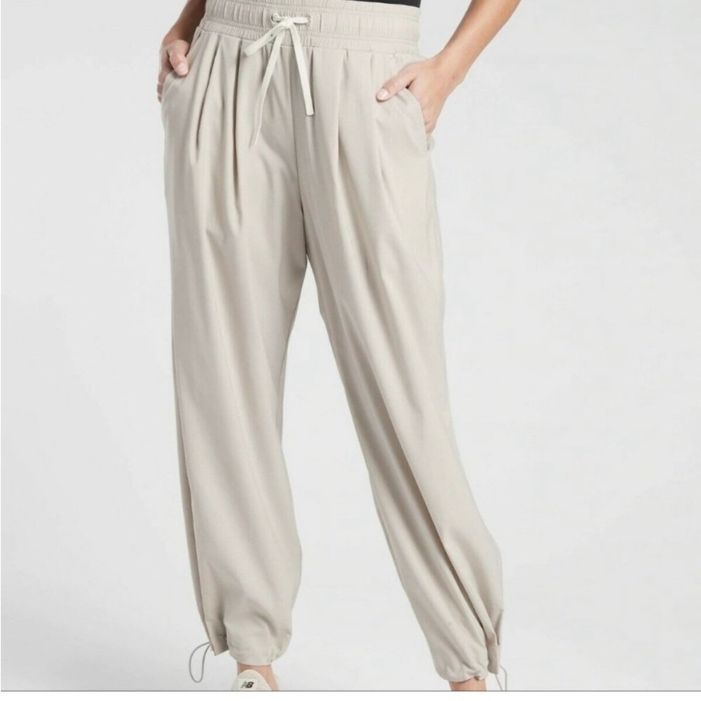 ATHLETA Revive Pants Joggers Abalone Sand Size 6